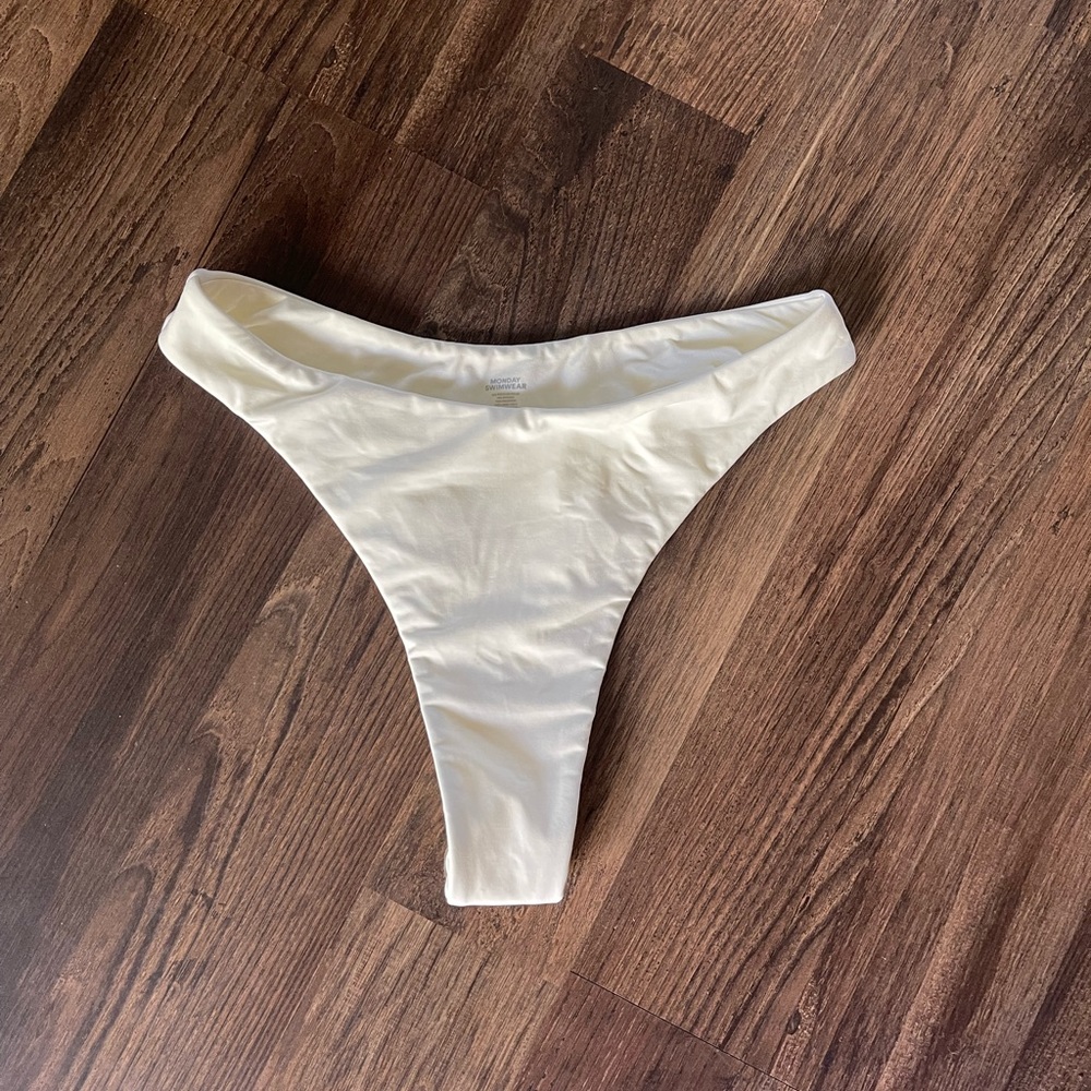 NWOT Monday Swimwear Ivory Capri Thong sz s